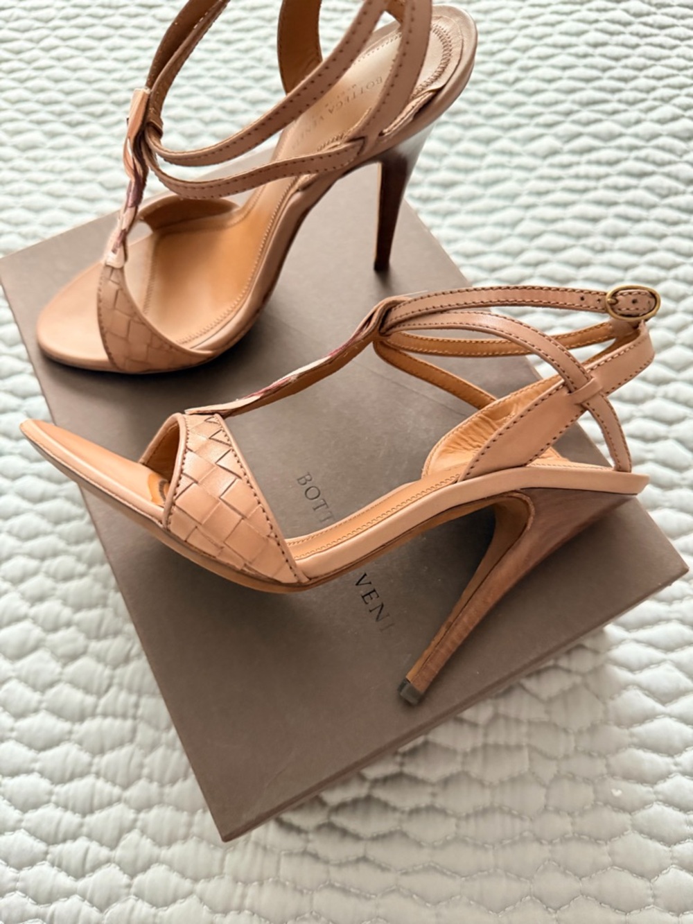 Bottega Veneta Tan and Burgundy Braided T-Strap Heels - Picture 5 of 7